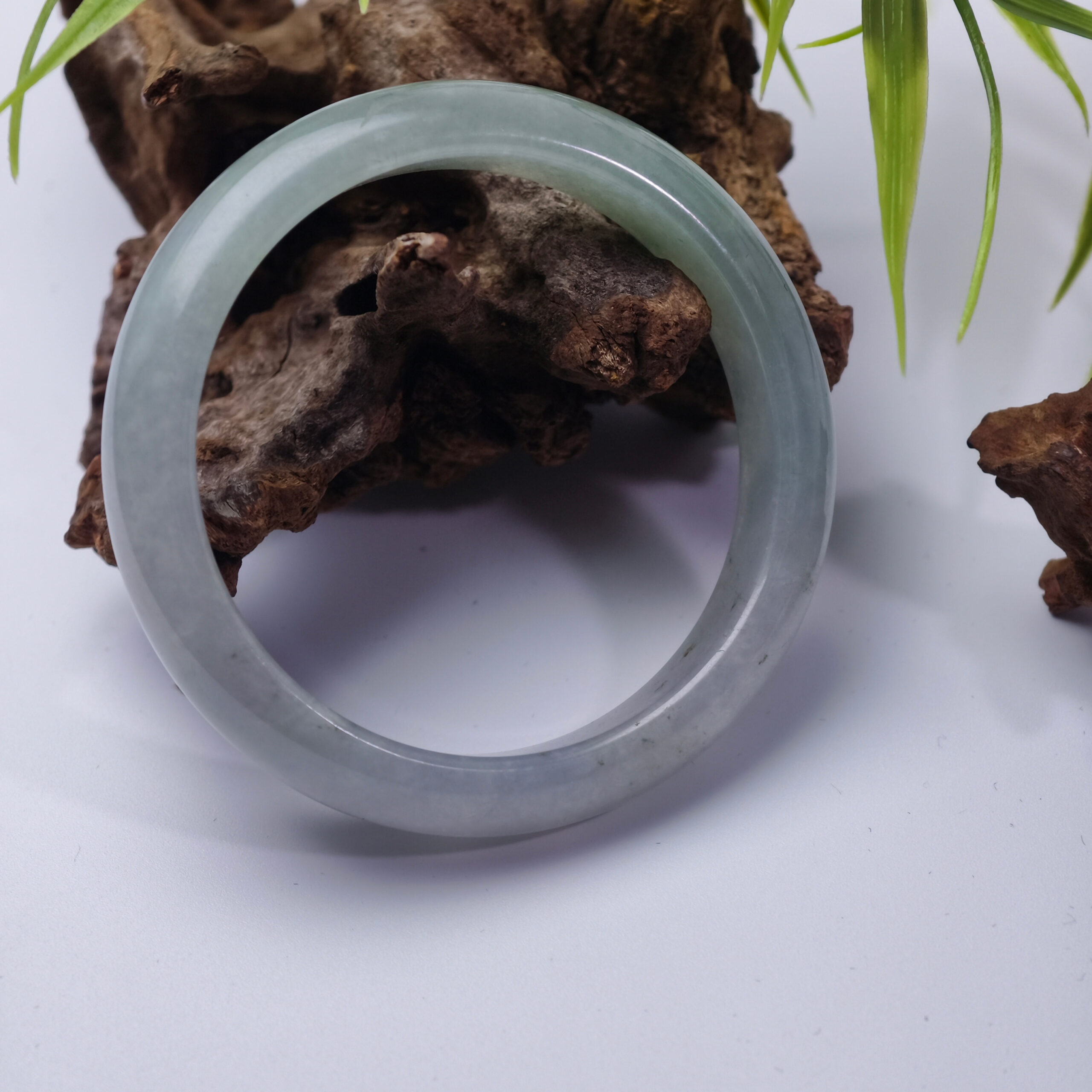 Green & Purple Round Jadeite Bangle (57mm/12.5mm/8mm) | Circle of Dual Blessings - Image 3