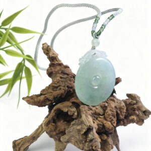 natural-jadeite-ping-an-kou-pendant-light-green-round-side