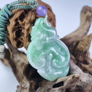 natural-jadeite-ruyi-pendant-green-side